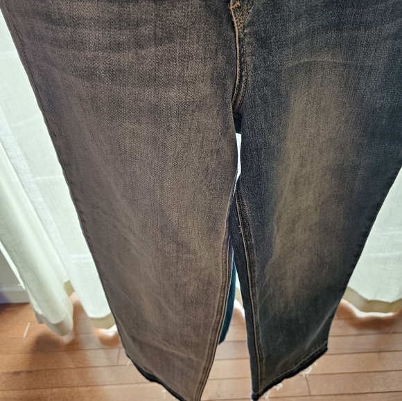 RISEN High-rise Crossover 2-tone Jeans - Picture 13 of 13